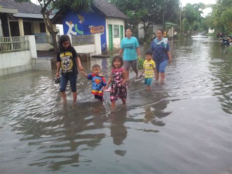mimpi banjir di depan rumah  DI Aceh